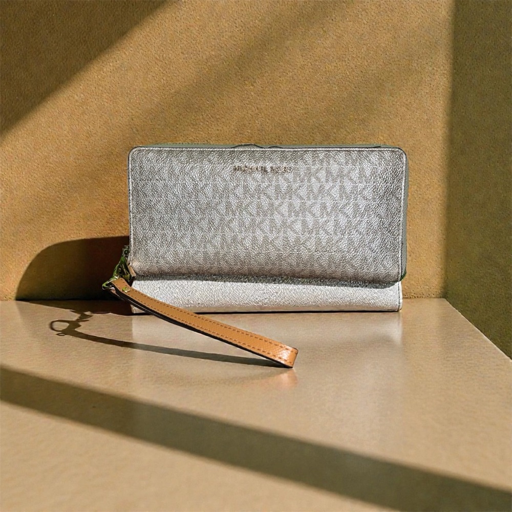 Michael Kors Brown Logo Wristlet Wallet| Zip Around| Saffiano